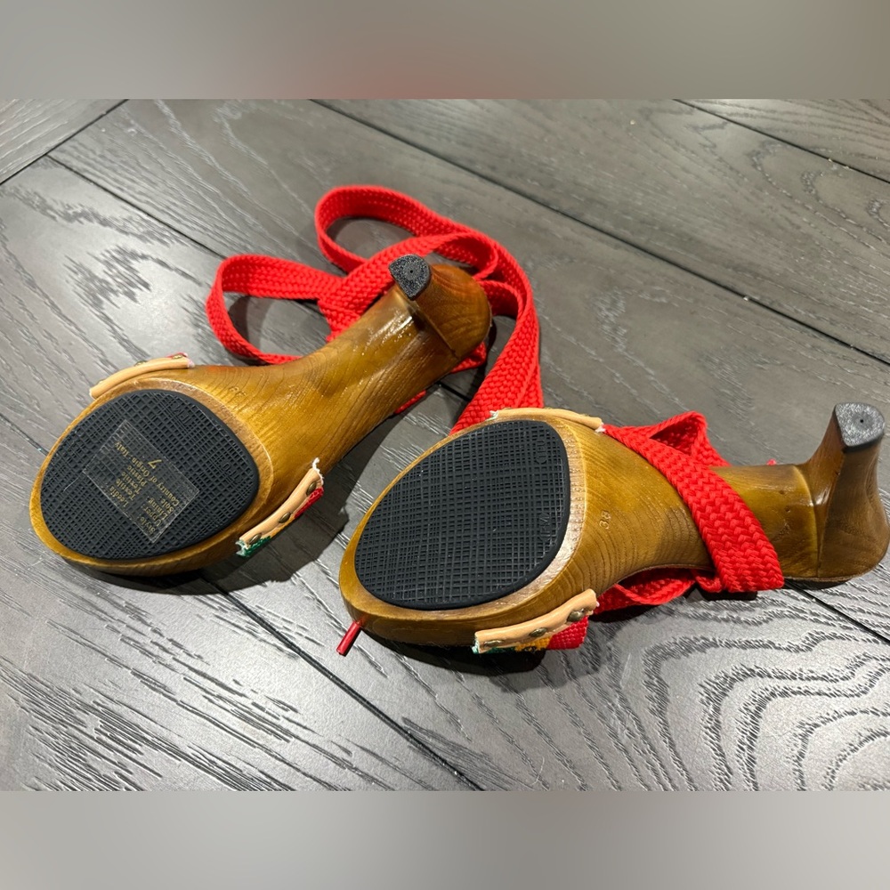 RARE COLLECTOR PLATFORM HEELS ✨Statement shoes with Serious Fashion History 💃🏻 - Picture 4 of 5